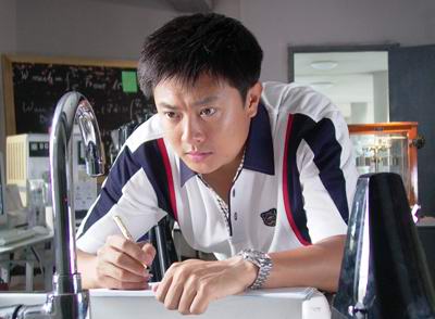  p>《派克式左轮》是 a href="#" data-lemmaid="10427242">范小天 /a