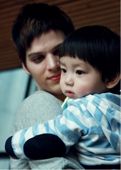  p data-id="gnazwctcce">黄灿彬,原名pierre d