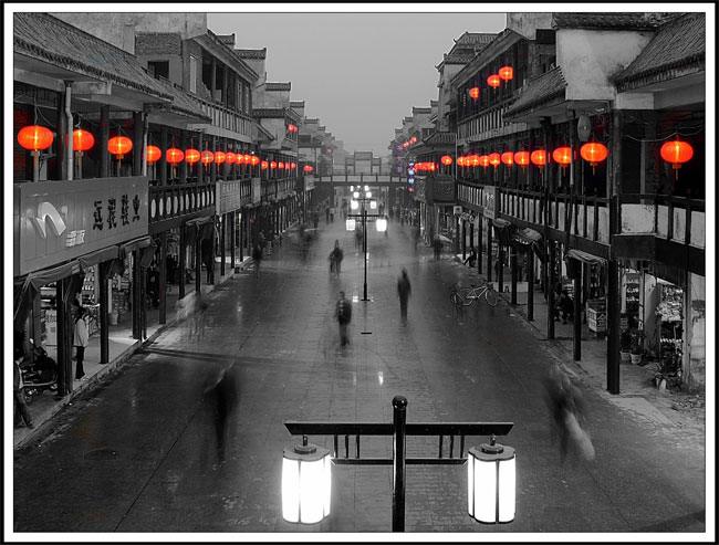  p>古花铺廊街是凤阳县城内一条较繁华的商业街,该街南北走向,街边