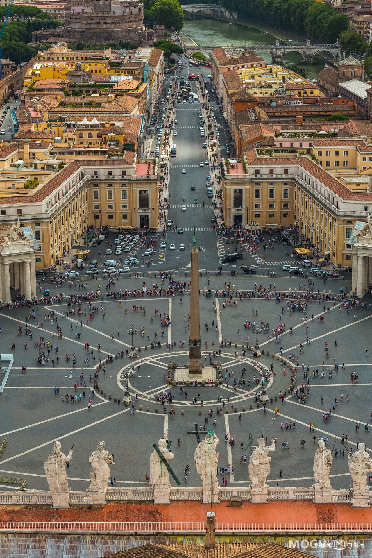  p>圣彼得广场(piazza san pietro)这个集中各个时代的精华的 a