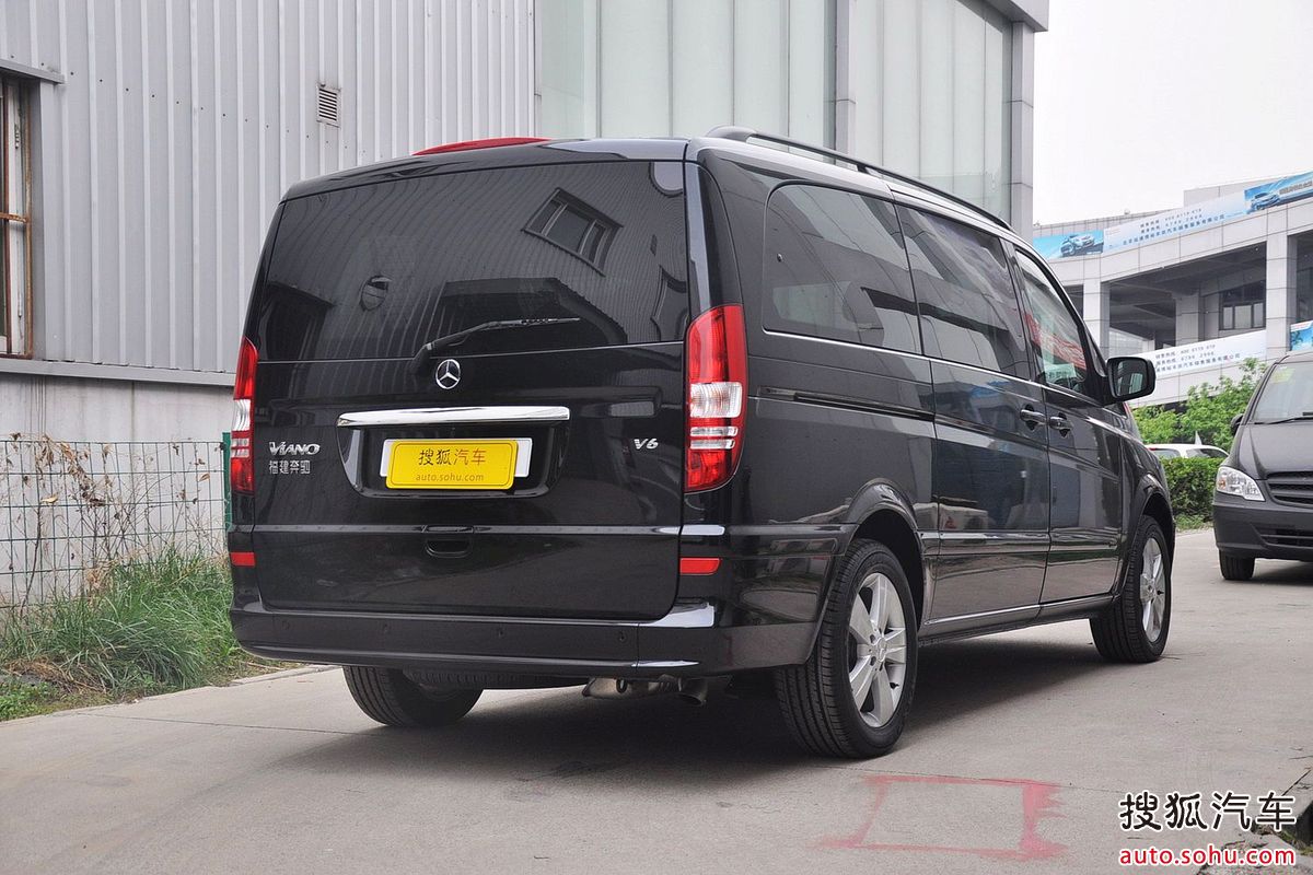  p>唯雅诺是奔驰品牌车的一个系列,被定位为"外交级mpv"的梅赛德斯,是