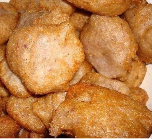  p>宁都赖村薯包,外黄里嫩,酥酥的,香香的,是全国著名的小吃. /p>