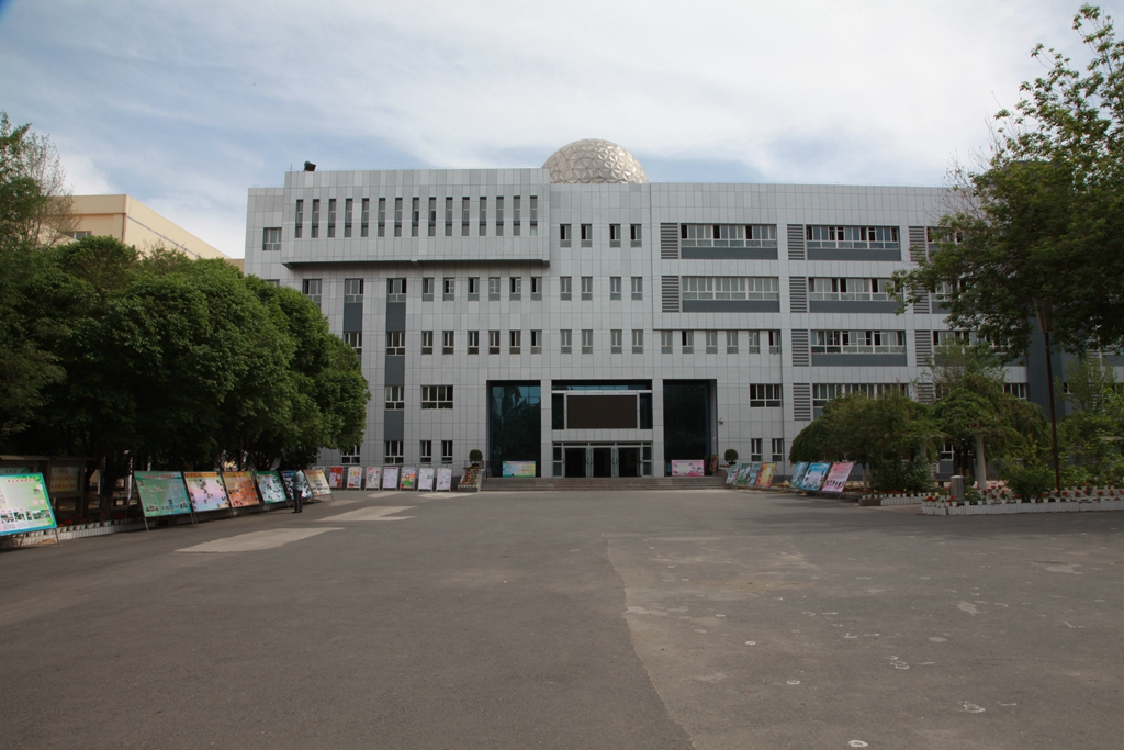  p>乌鲁木齐市第十六中学位于乌鲁木齐市天山区团结路919号,是 a href