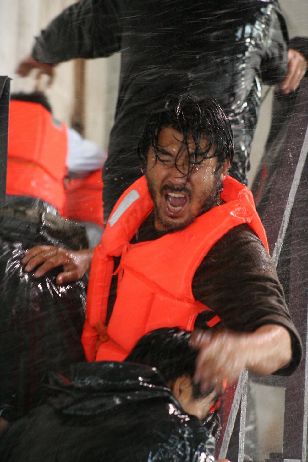  p>《超强台风》是由 a href="#" data-lemmaid="3733718">冯小宁 /a>