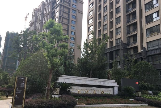 za00l6">石川春晓是位于上海市普陀区真如泉路305弄的一个居民小区