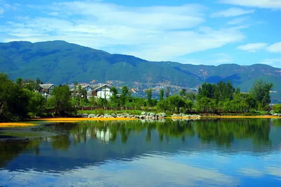 经国家林业局批准建立并公布的具有较高生态价值的高原湿地自然保护区