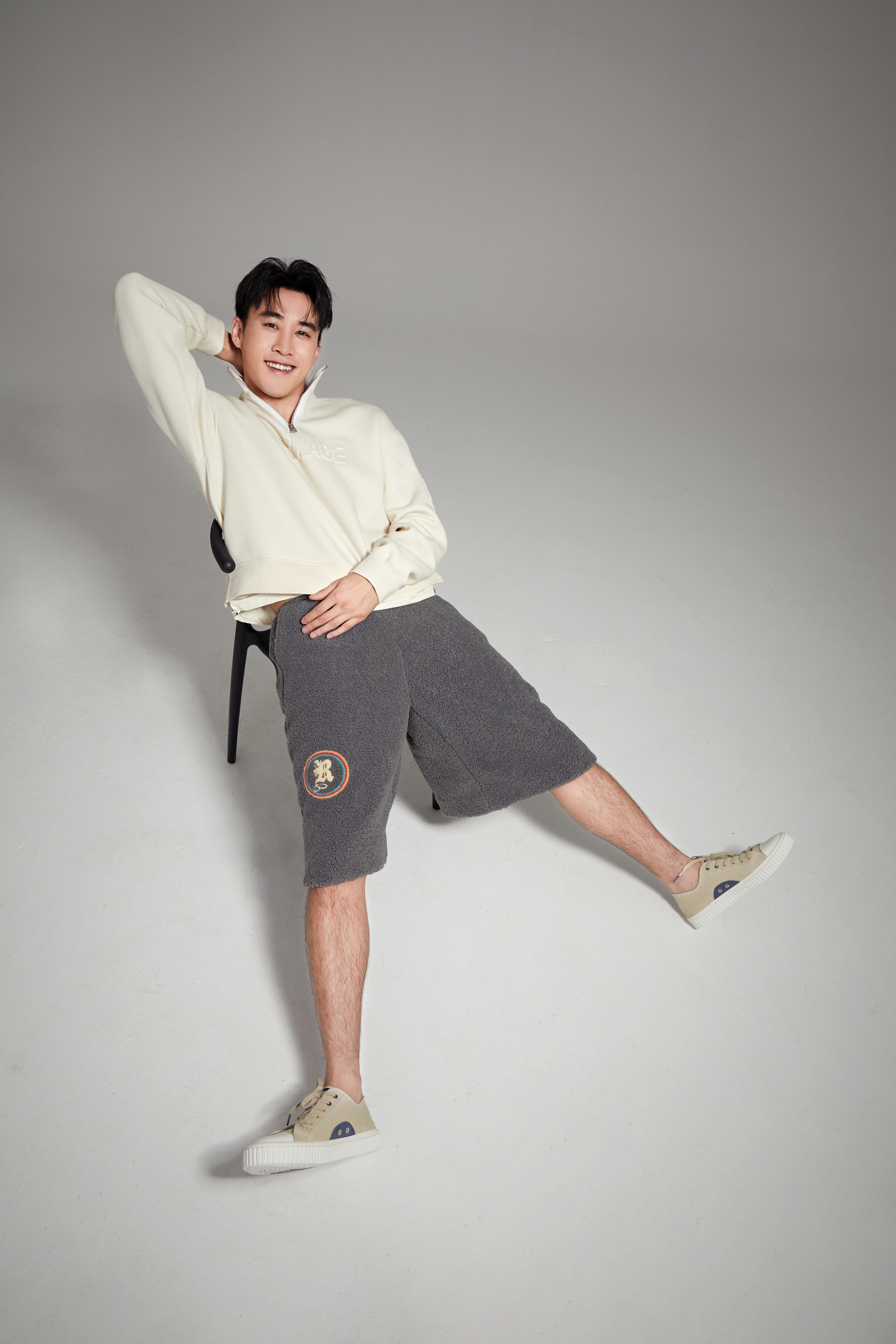  p data-id="gnbvxcqwsl">易扬(jerry liau),1