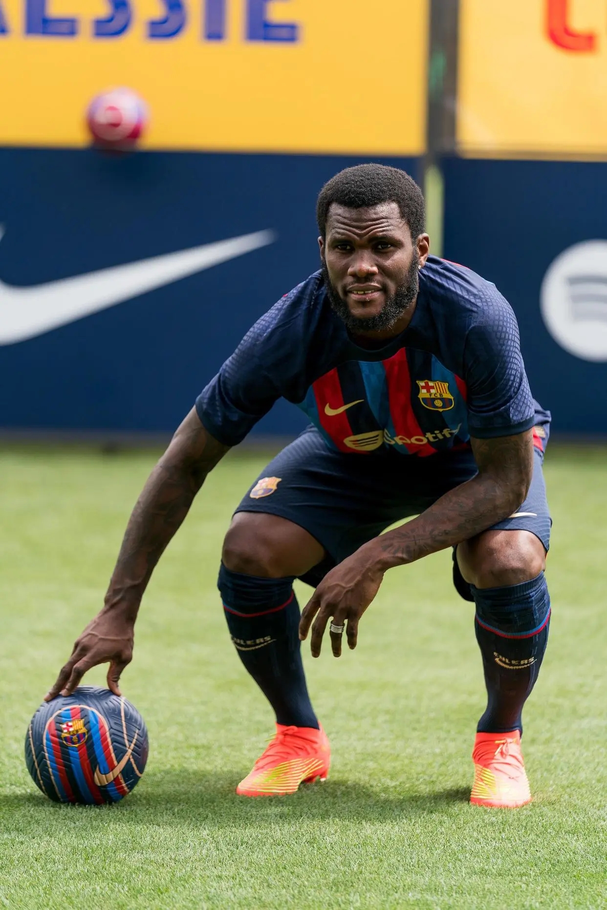  p>弗兰克·凯西(franck kessié),全名弗兰克·扬尼克·凯西(franck