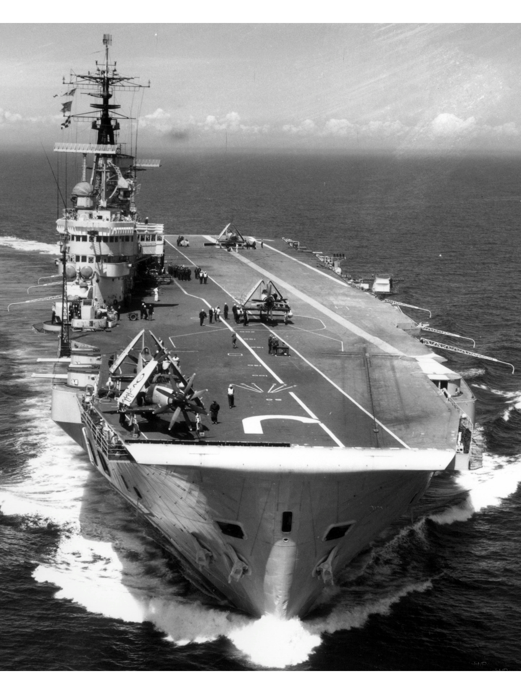 另称为:eagle class aircraft carriers,译文:鹰级航空母舰),是英国 a