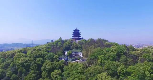  p>江橘坡山公园位于浙江省温州市平阳县萧江镇境内.