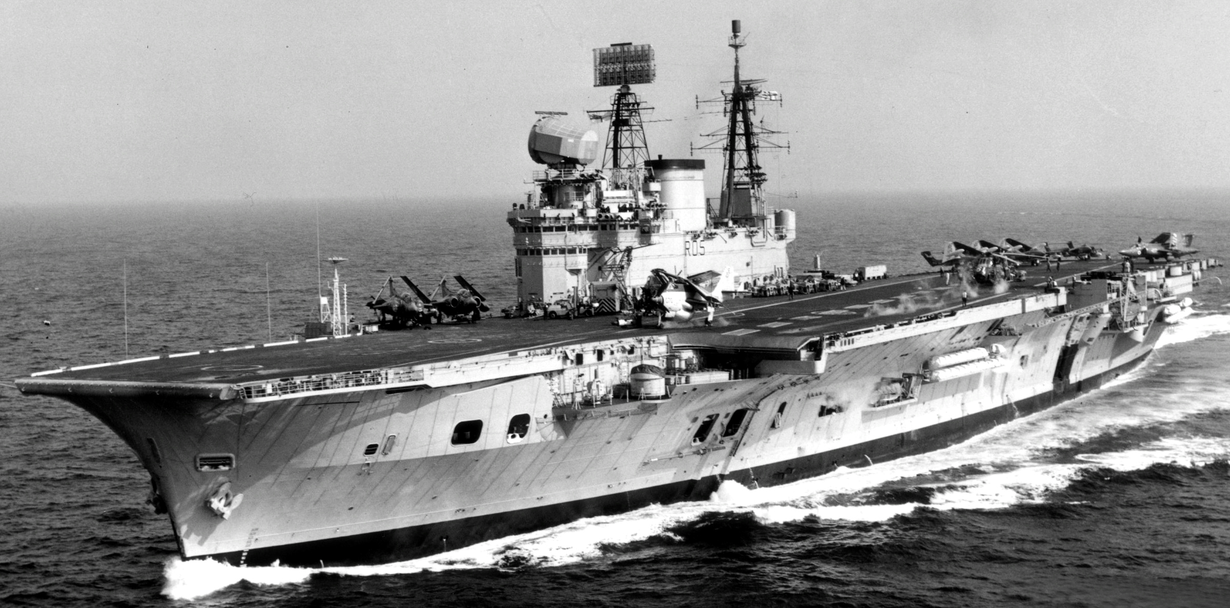 另称为:eagle class aircraft carriers,译文:鹰级航空母舰),是英国 a