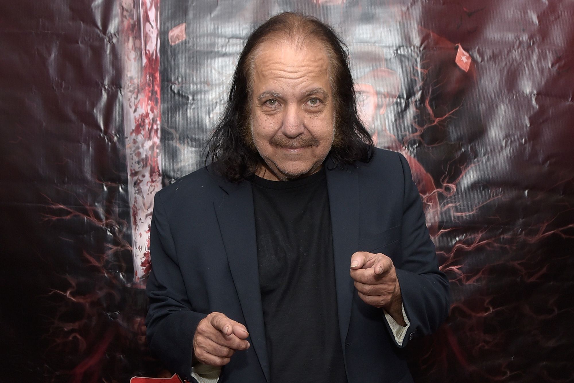  p>罗恩·杰里米·海埃特 i>(ron jeremy), /i>1953年3月12日出生于