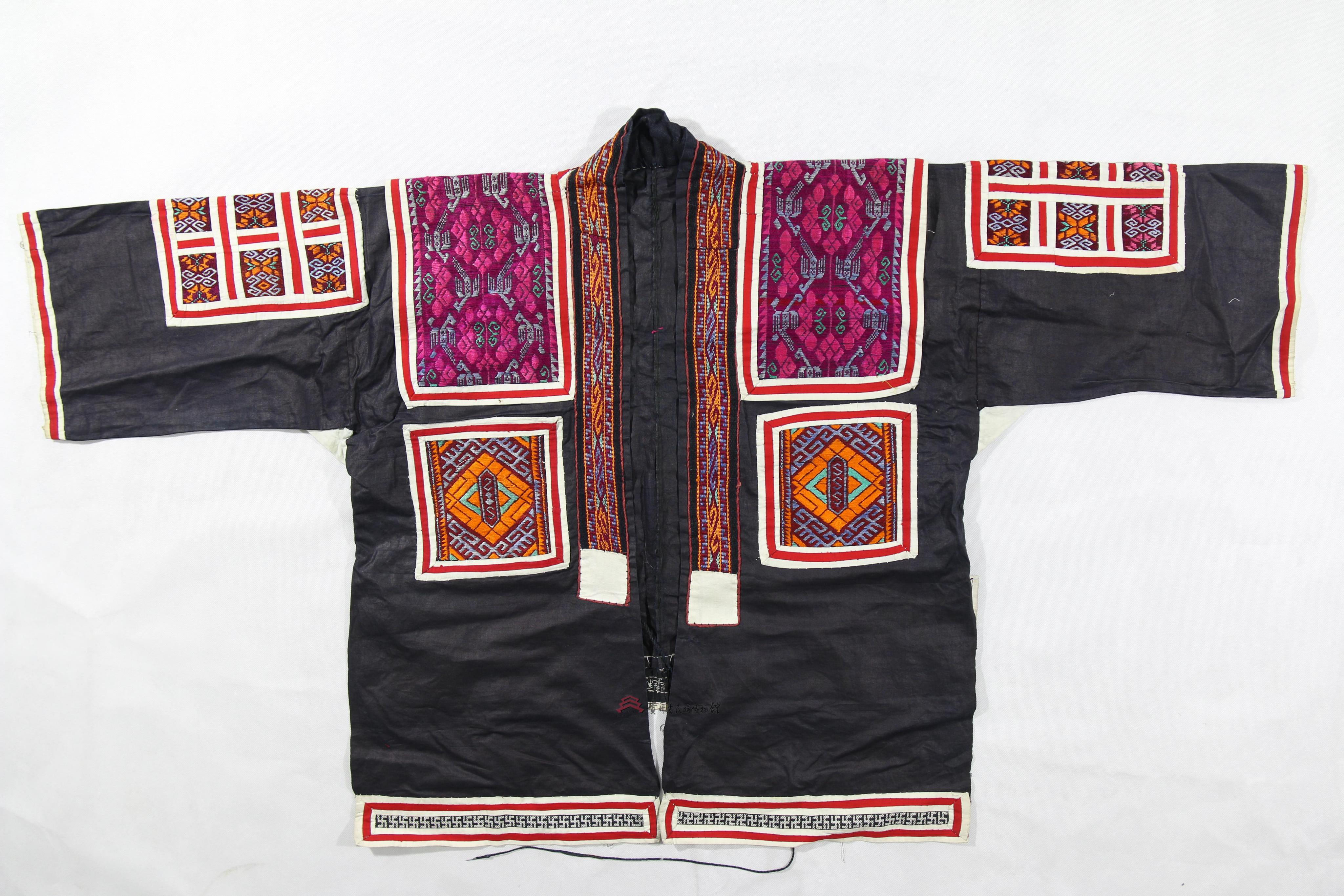 当代剑河苗族挑花天鹅纹对襟女上衣