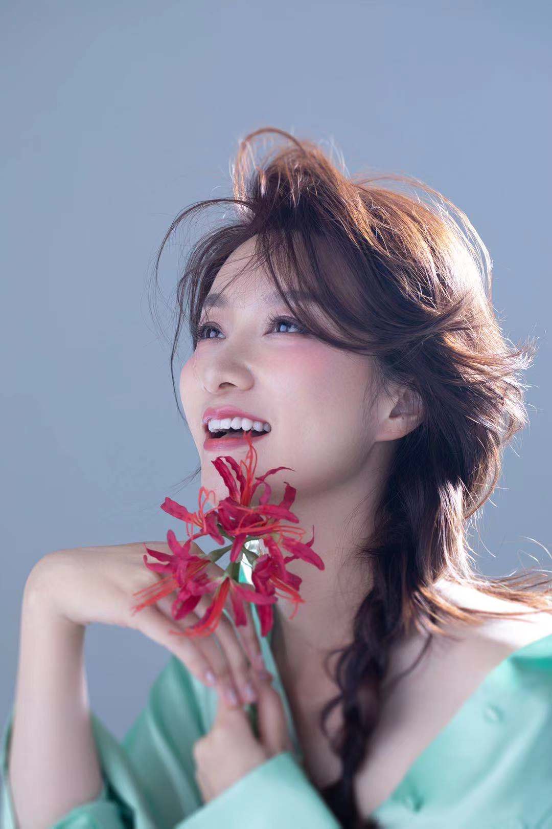 z4">王雯,女, 内地著名 a target="_blank" href="/item/歌手/16693"