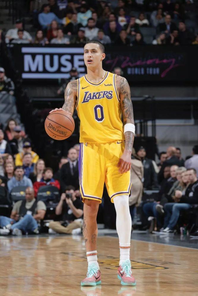  p>凯尔·库兹马(kyle kuzma),1995年7月24日出生于 a target="_blank