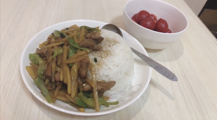 土豆肉丝盖浇饭