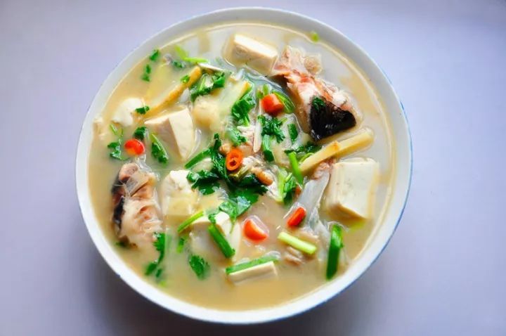 酸笋鱼头汤