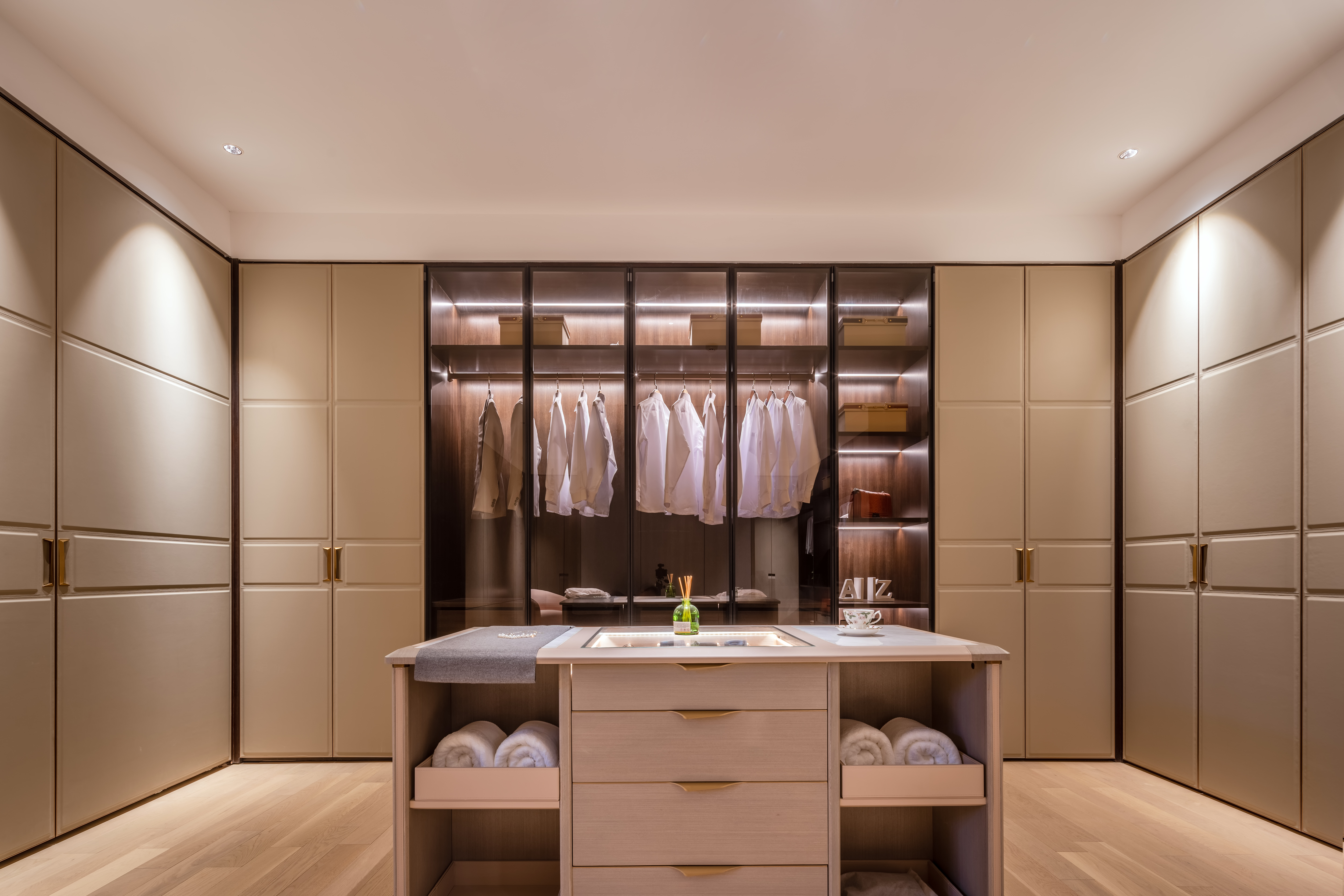 a-zenith)隶属于 a target="_blank" href="/item/上海亚振家具有限