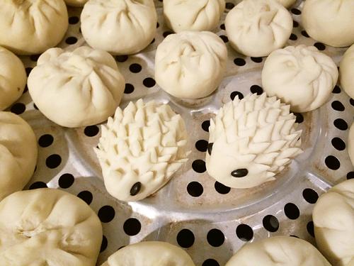 id="gnar5xxnj8">奶香刺猬馒头是一道以中筋面粉为主要材料制作的面食