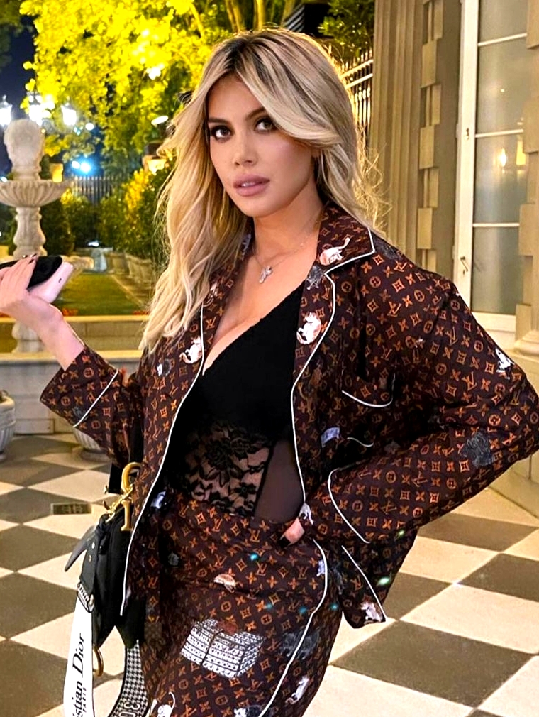 她的丈夫是阿根廷球星 a href="#" data-lemmaid="2027063">伊卡尔迪 