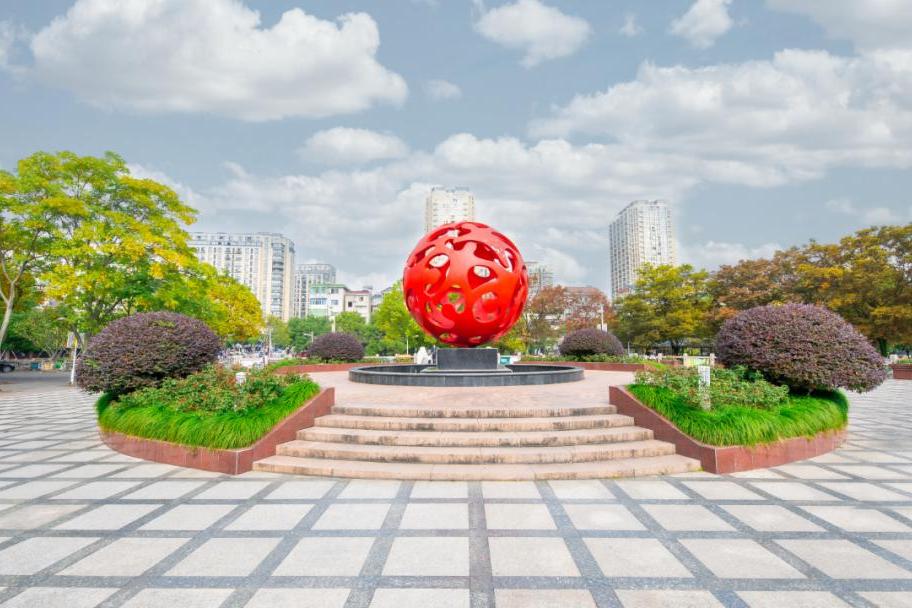  p>儿童公园位于富阳区,园内种植灌木色块群,打造生态花溪,寄生植物