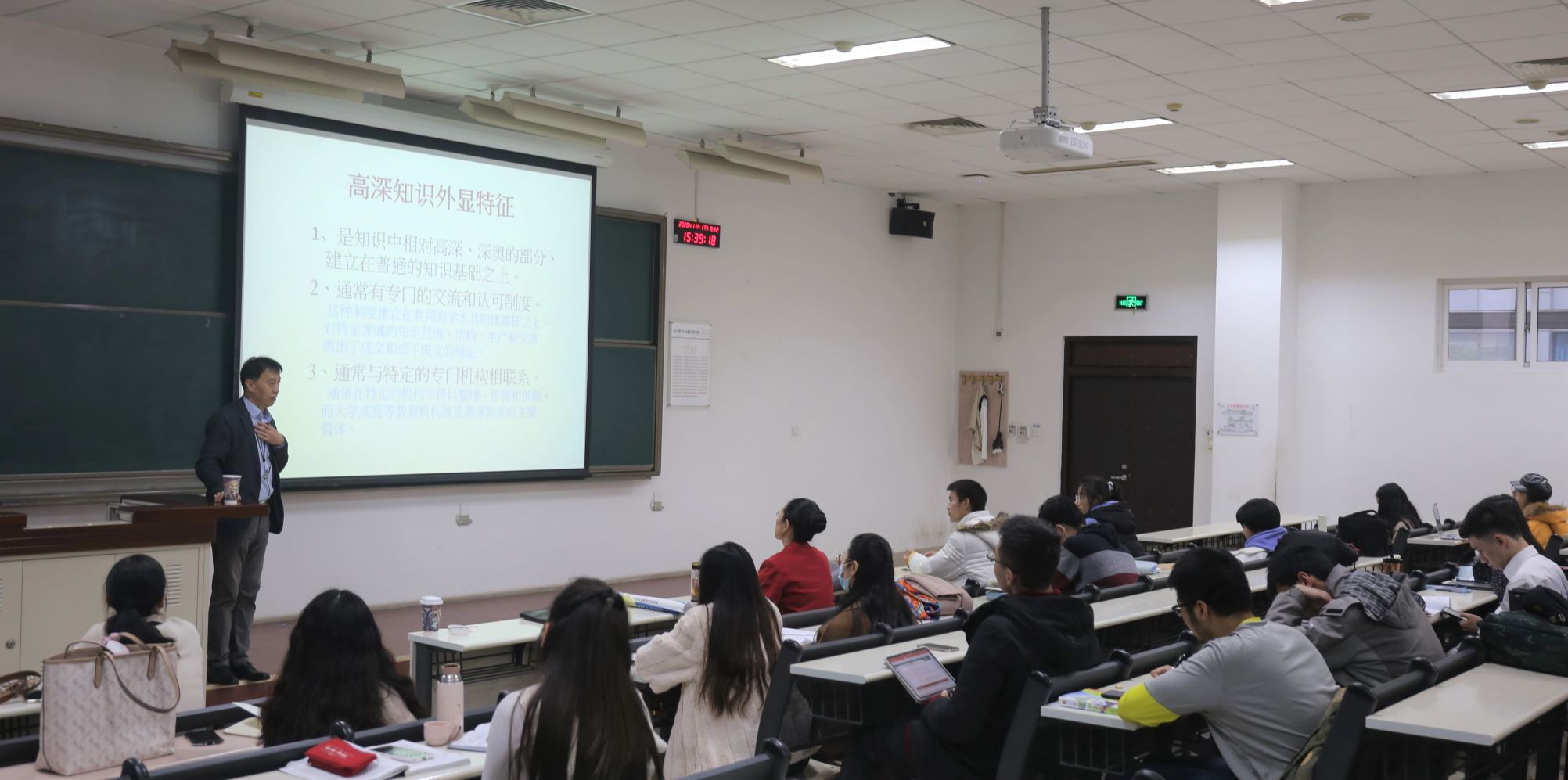  p>北京理工大学人文与社会科学学院,成立于1999年,是 a href="#"