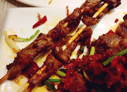  /p> p>一种补心安神的食物,以鲜玫瑰花,羊心为主料.