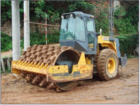  p data-id="gnyu0jntlp">羊足碾,的主要技术参数为机重和 a target="