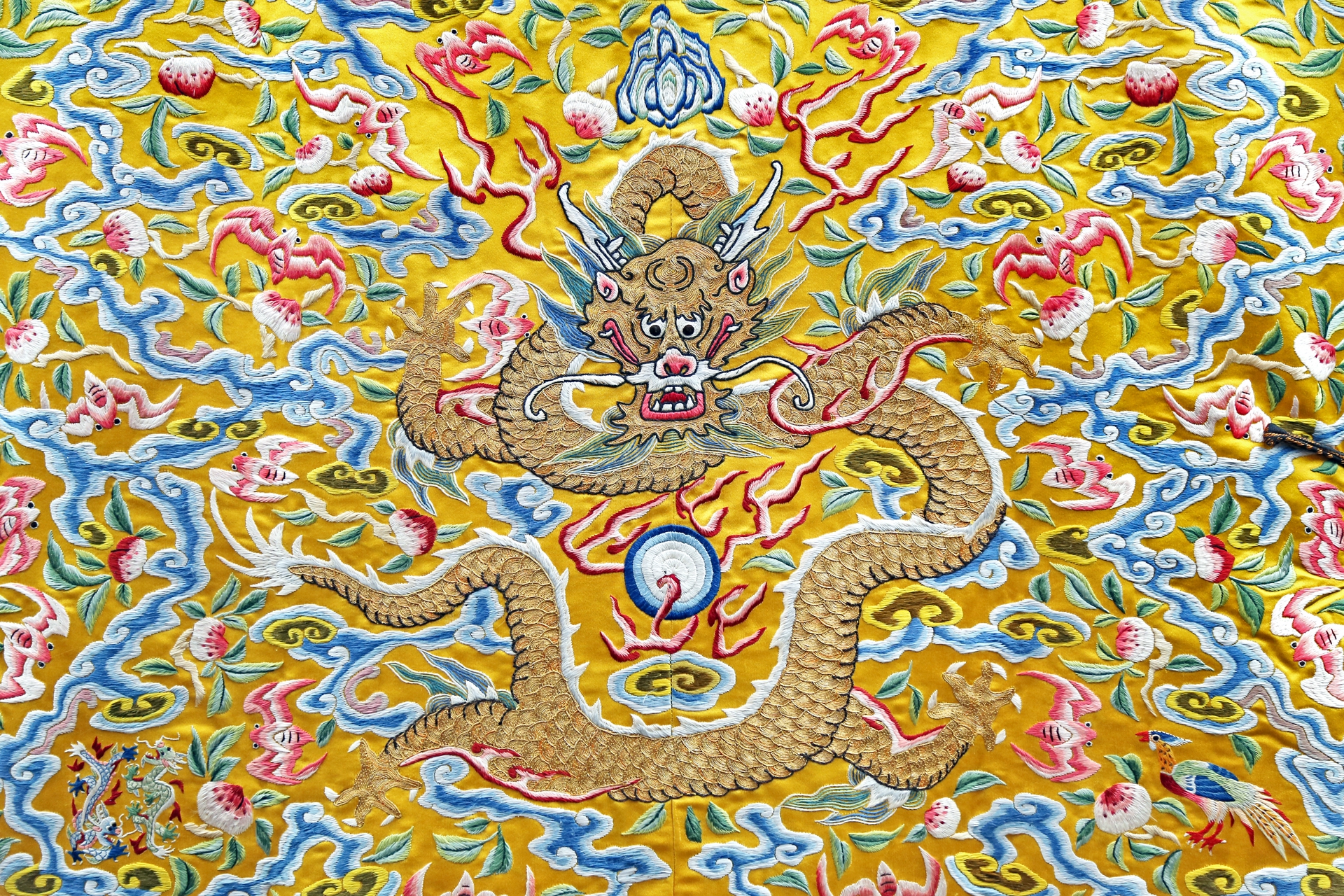 易县清宫传统刺绣