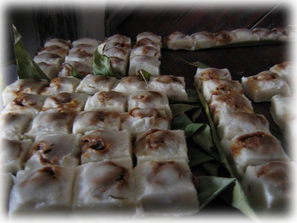  p>塘栖茶糕,俗称方糕,又叫水蒸糕,是浙江塘栖地区传统特色糕点,一般