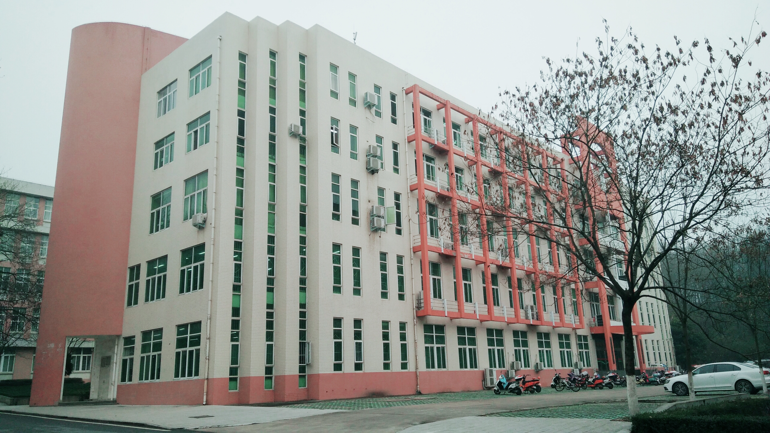 (xinyang normal university),简称信阳师院,坐落在 a target="_blank