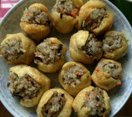  p>糯米酿油豆腐是以 a target="_blank" href="/item/糯米/118479"