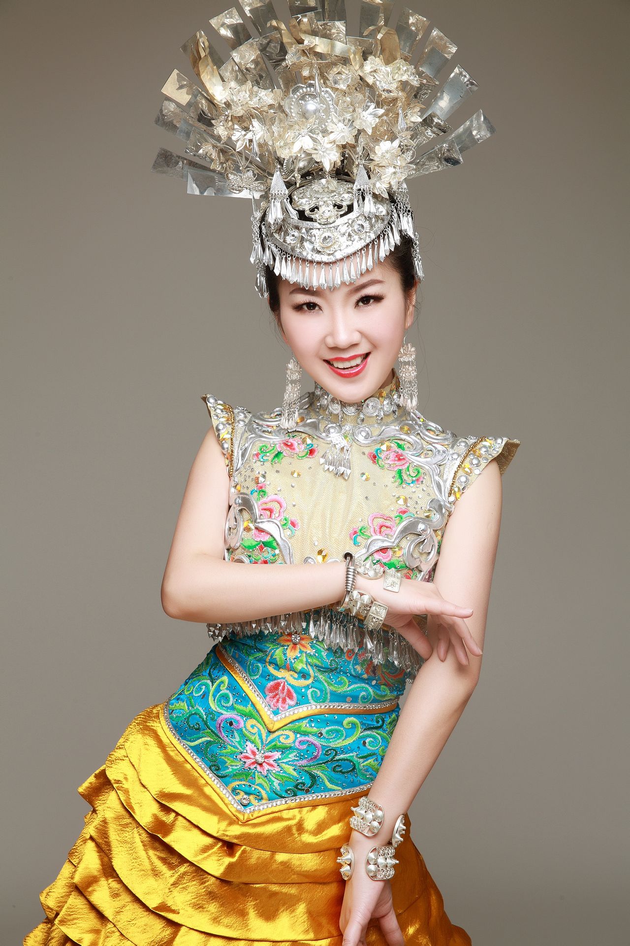 item/贵州/37015" data-lemmaid="37015">贵州 /a>黄平人,苗族女歌手