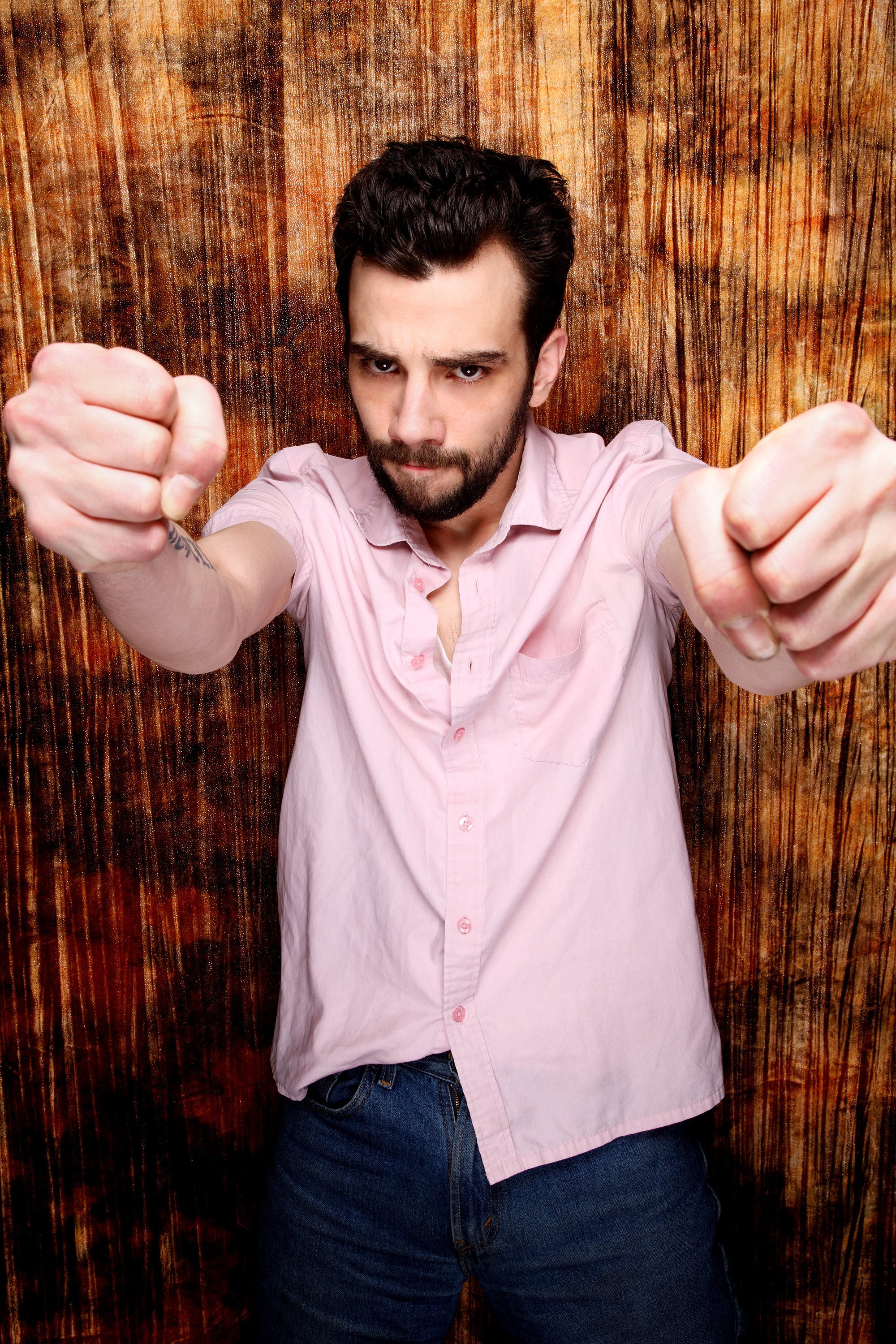  p>杰伊·巴鲁切尔 i>(jay baruchel) /i>,1982年4月9日生于加拿大