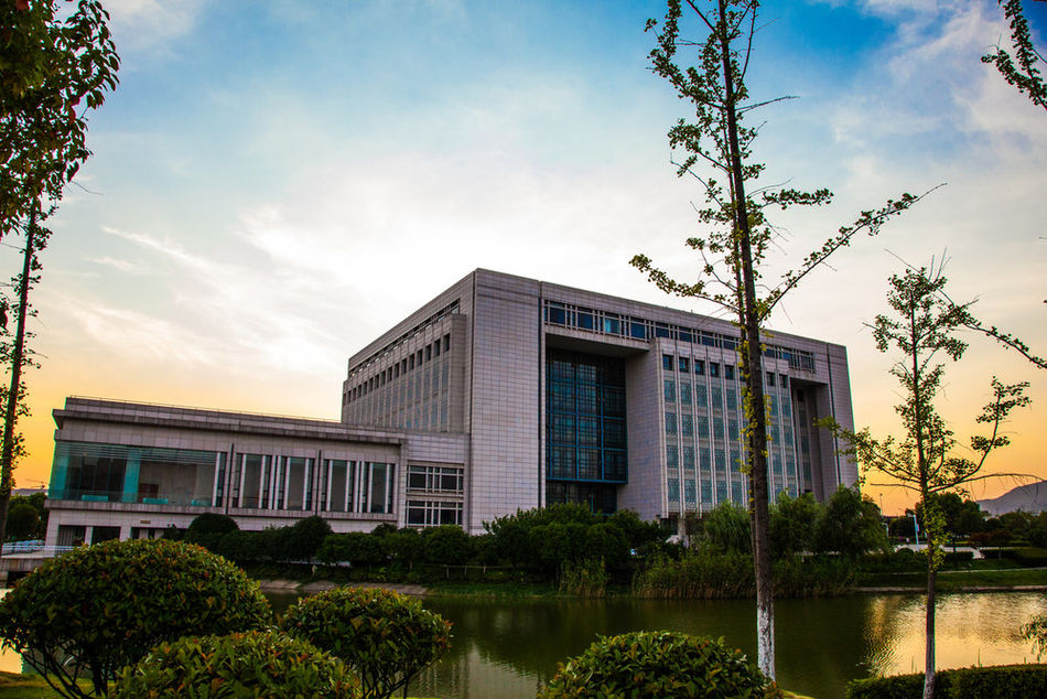  p>中南大学(central south university),位于湖南省 a target="