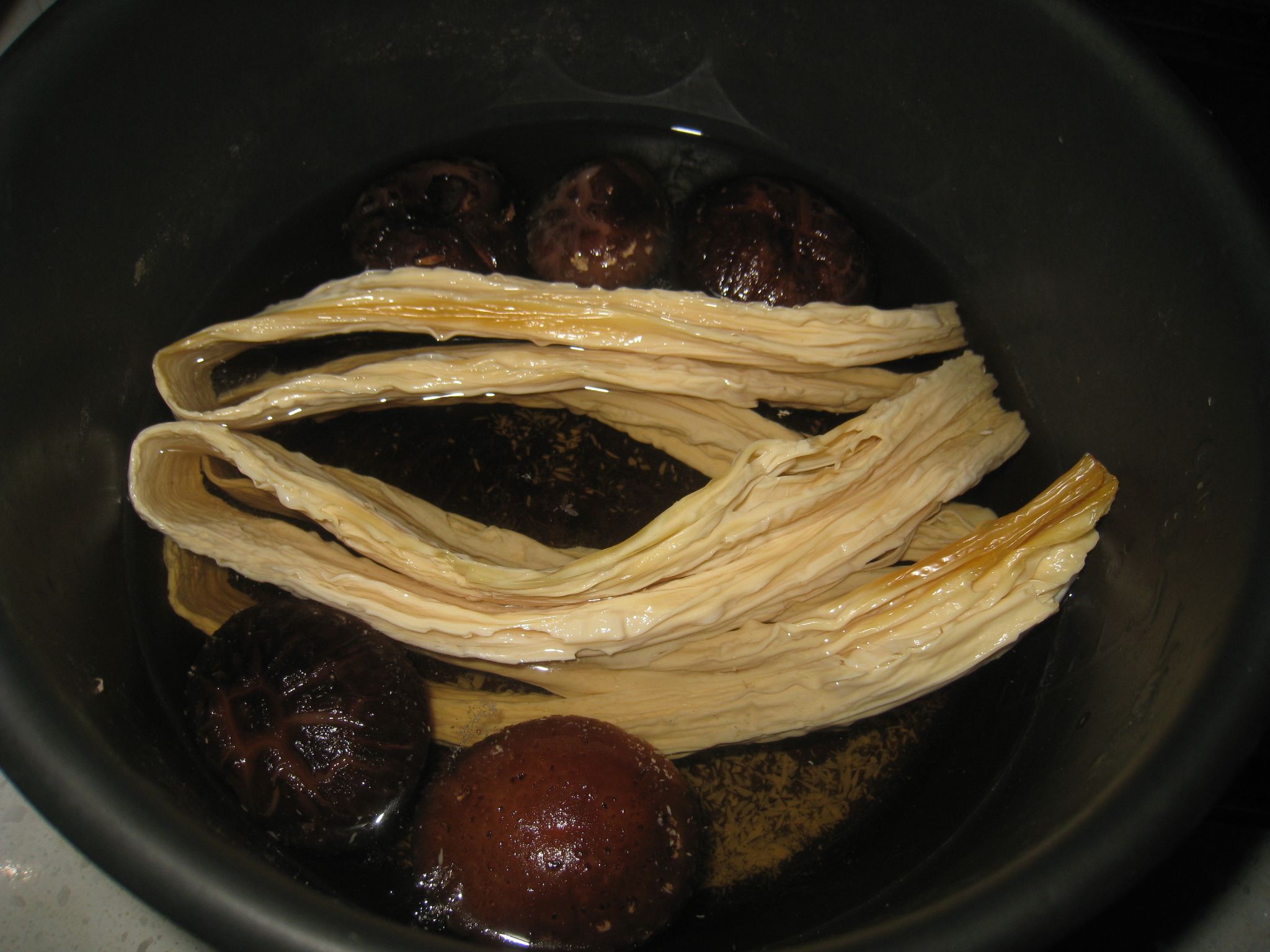 香菇腐竹瘦肉汤