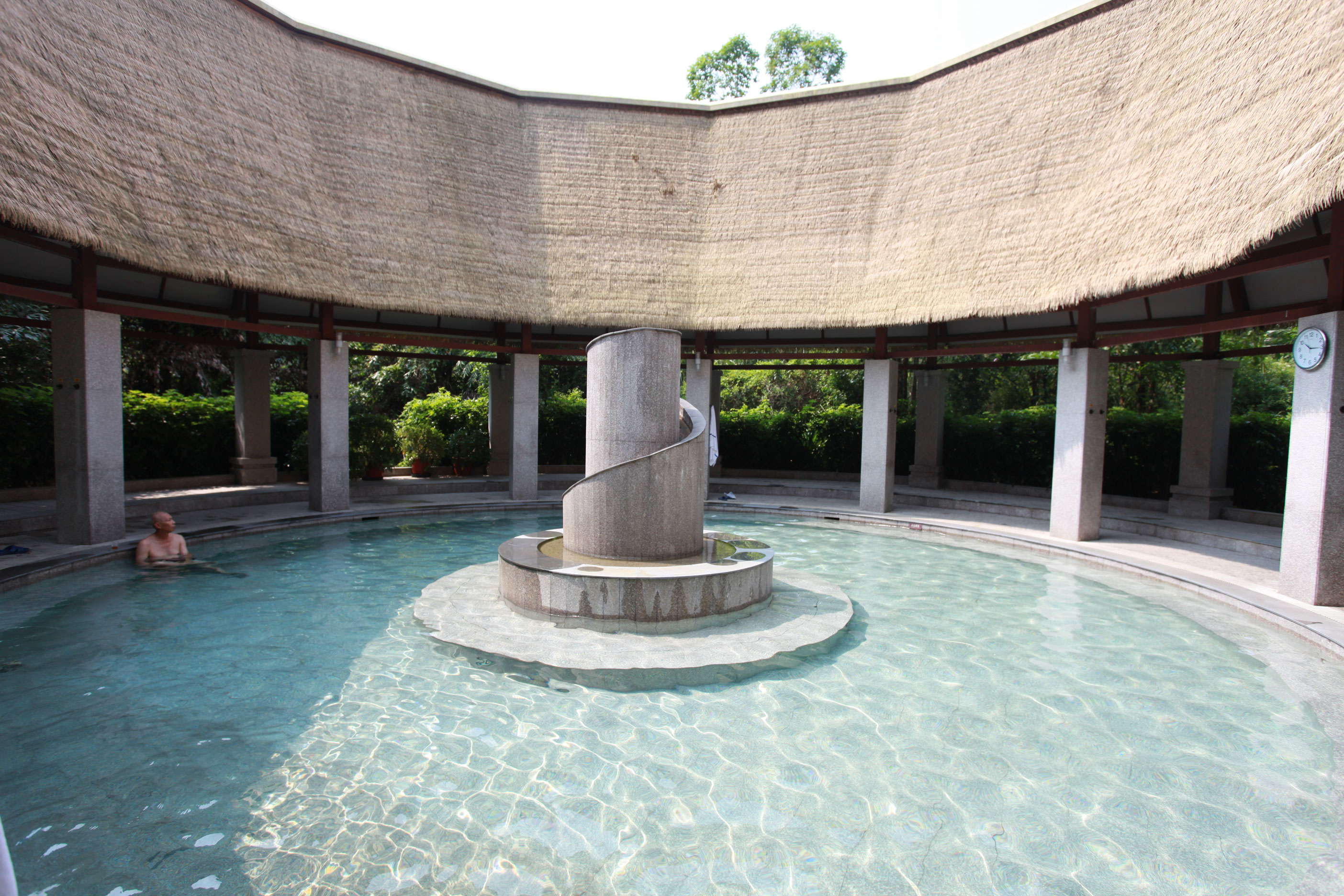  p>新丰云天海温泉度假村位于广东新丰县梅坑镇利坑角,占地4800亩.