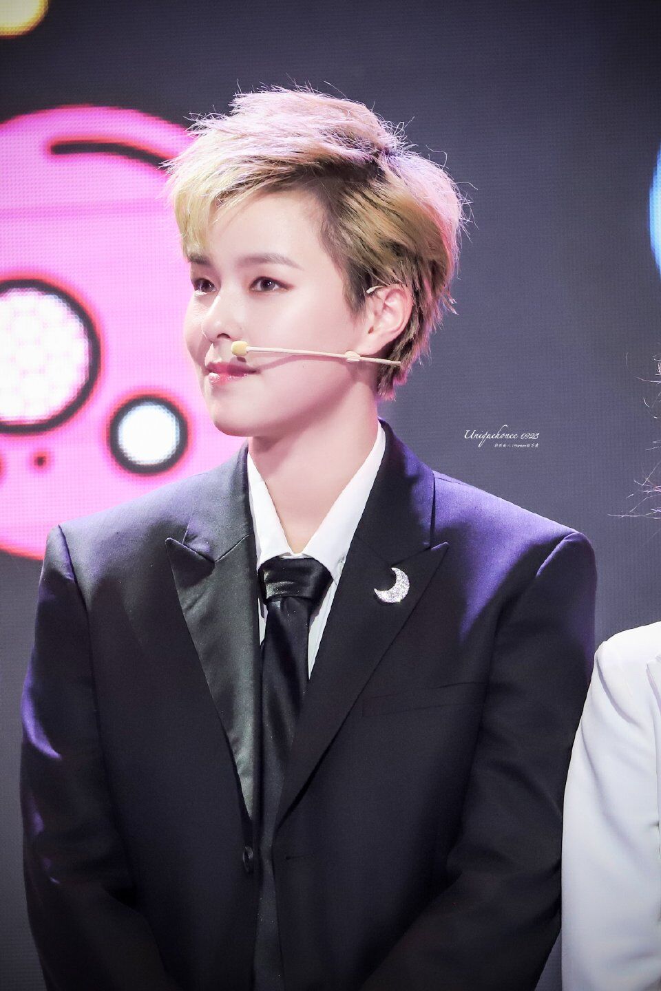  p>杨芸晴(sunnee),1996年9月28日出生于泰国曼谷,泰籍华裔女歌手