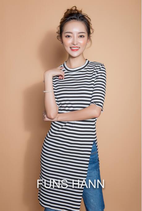  p data-id="gnwovaybeq">韩放,汉族,新生代主持人,歌手,毕业于重庆