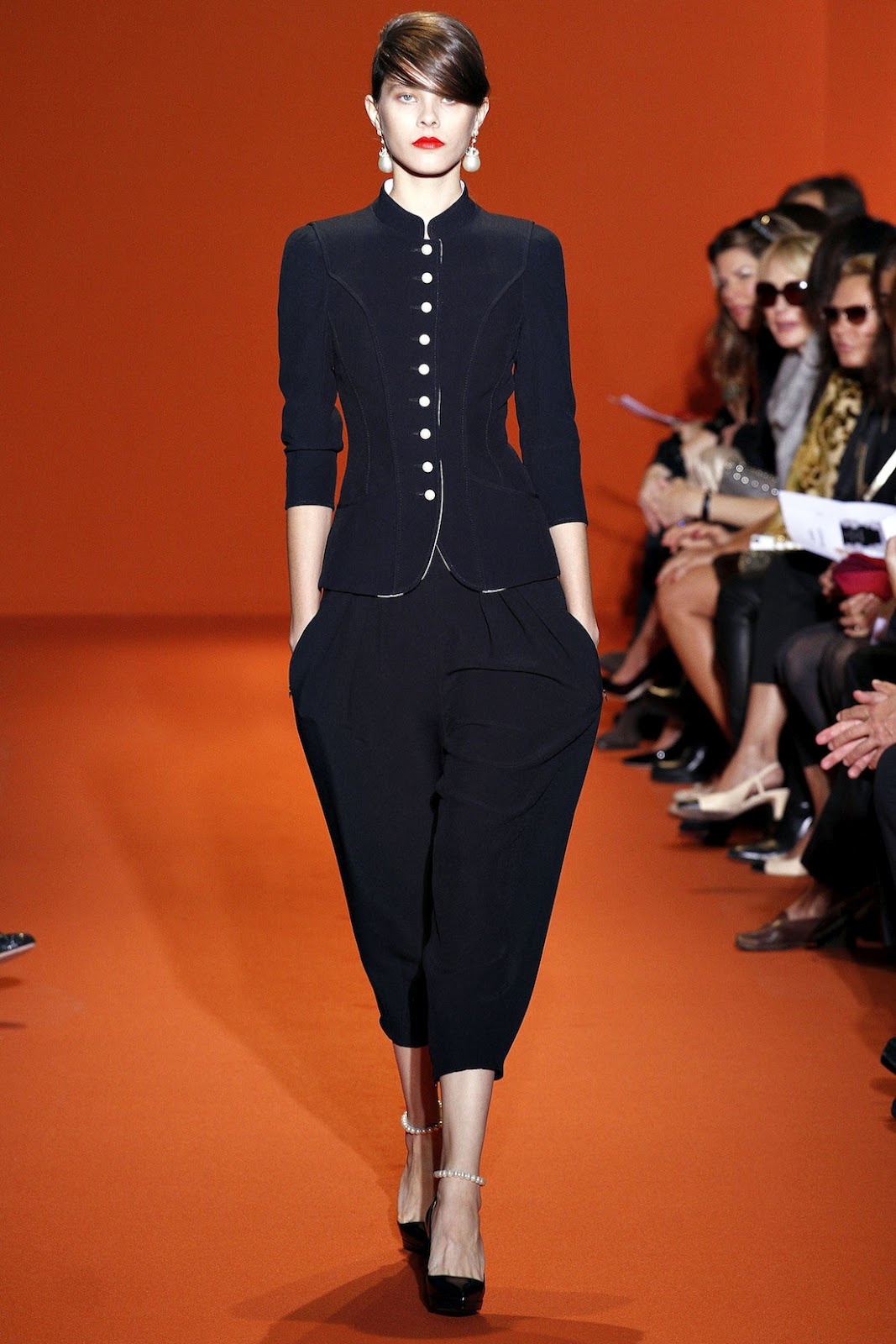  p>andrew gn是法国知名的服装品牌.