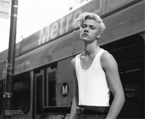 lucky blue smith