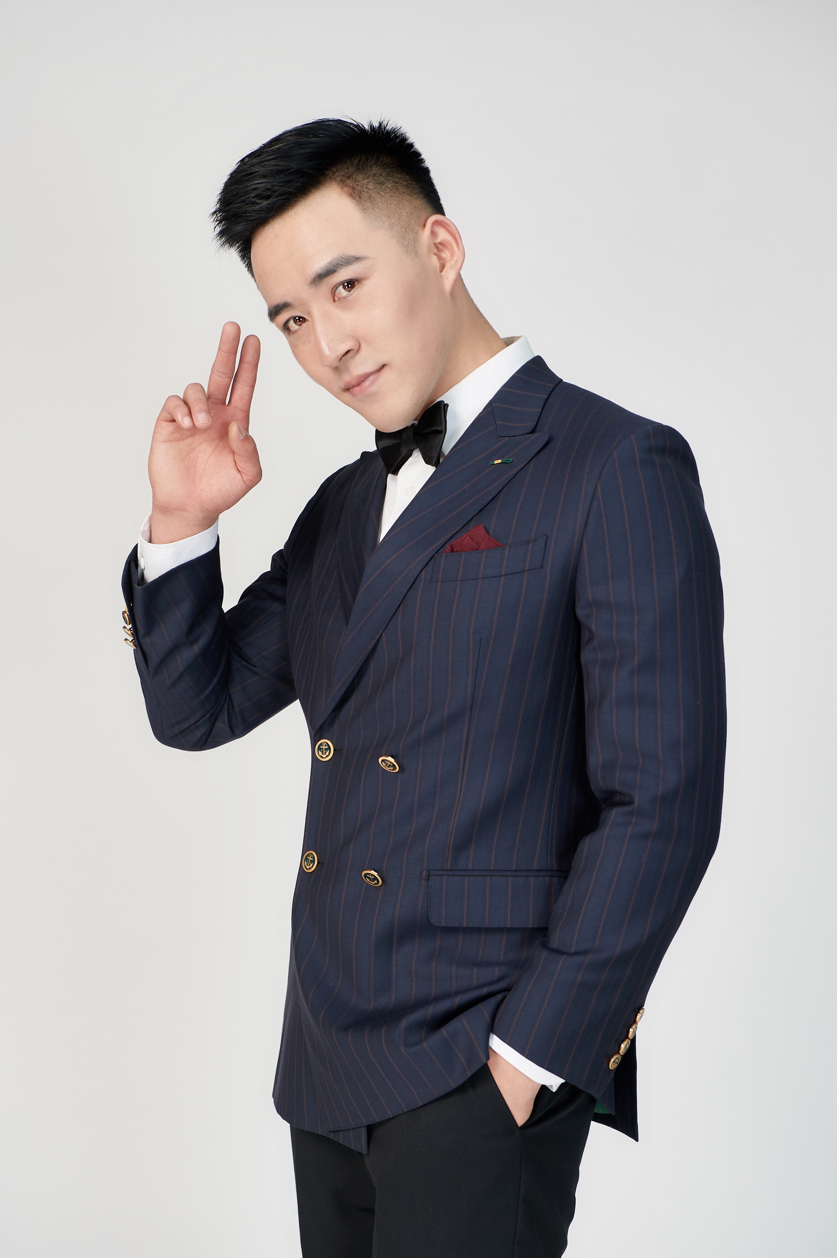 出演电视剧《 a target="_blank" href="/item/热血尖兵/18604892"