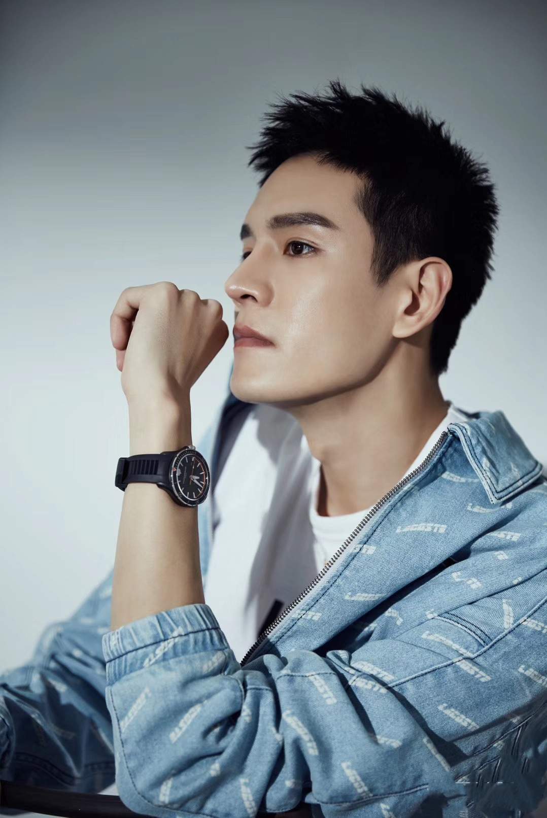  p>经超,1986年4月15日出生于上海市,毕业于 a target="_blank" href=
