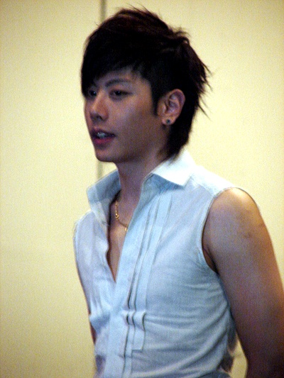  p>朴孝信(park hyo shin),韩国著名男歌手.