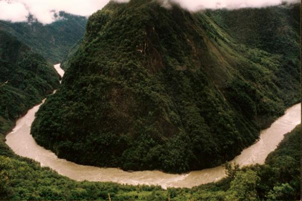 雅鲁藏布大峡谷