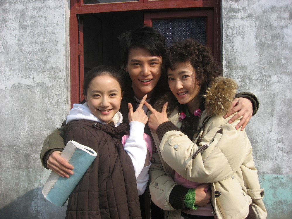  p>《贤妻良母》是北京紫骏辉煌影视文化传媒出品的一部家庭伦理剧,由