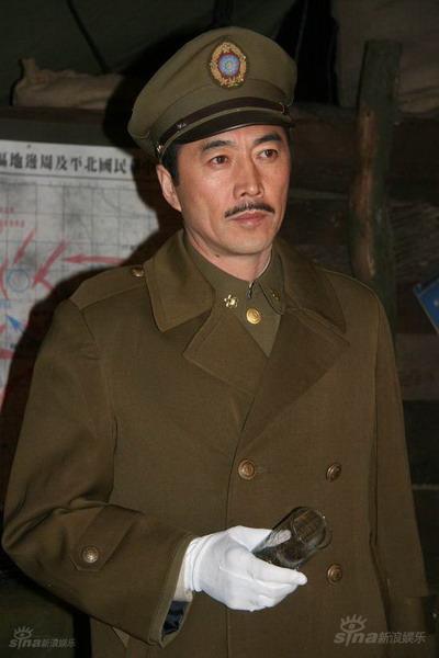 p>郑晓宁,1961年11月6日出生于内蒙古赤峰市,中国影视男演员,1976年