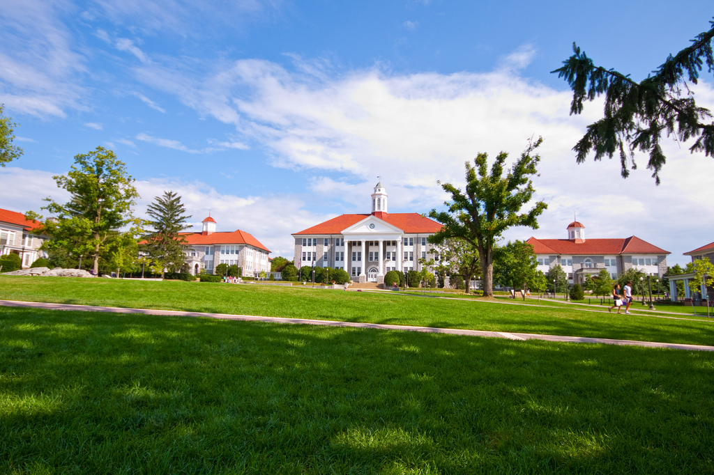  p>詹姆斯麦迪逊大学(james madison university; jmu),成立于1908年