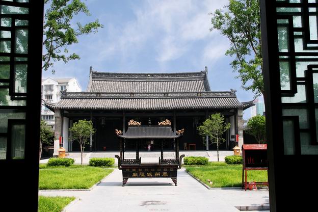  p>柳园位于 a target="_blank" href="/item/泰州/26886" data-lemma