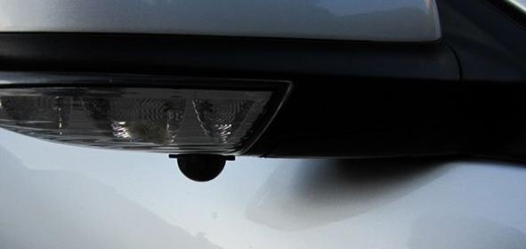 视摄像头就是装在车前方的 a href="#" data-lemmaid="2858386">车载